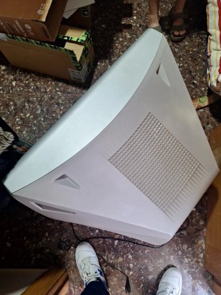 Sony Trinitron KV-29LS30E TV. Funcionando