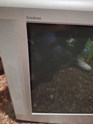 Sony Trinitron KV-29LS30E TV. Funcionando