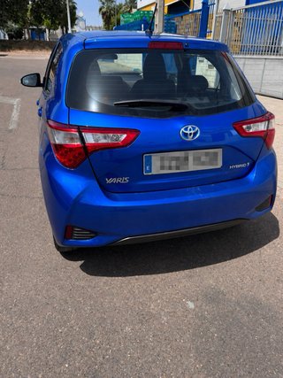 Toyota Yaris hybrid active