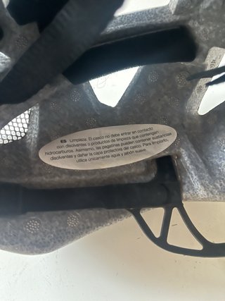 Casco de bicicleta blanco y azul