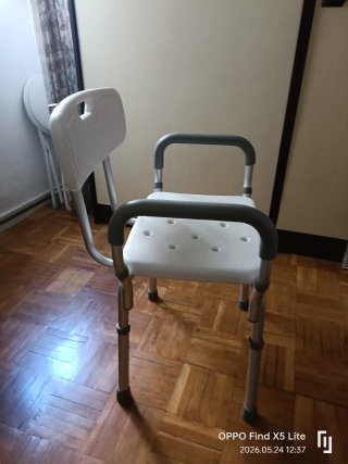 Silla de ducha ergonómica con respaldo