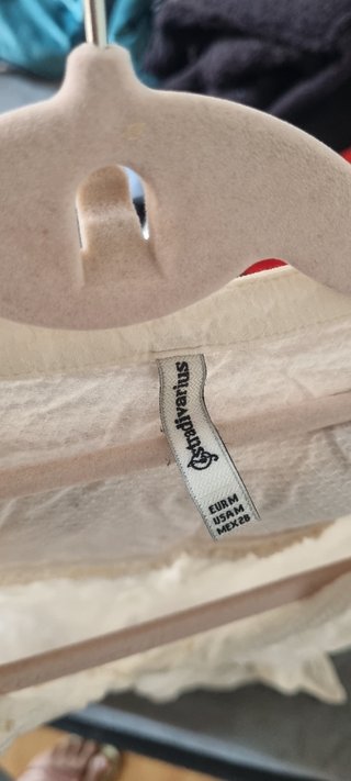 Blusa Stradivarius Verano color crema
