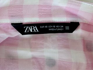 Camisa amplia de Zara cuadros rosa y blanco. T-XS