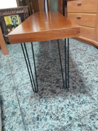 Banco madera con patas de metal harpins legs