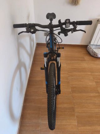 Bicicleta Rockrider ST 120 Negra/Azul, casi nueva.