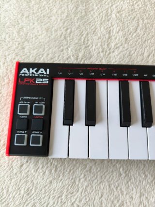 AKAI LPK25 MK2 Controlador MIDI USB 25 teclas