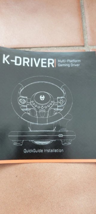 Volante y pedales gamer naranja