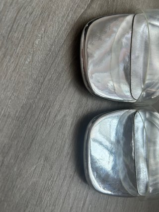 Zapatos de tacón Zara plateados transparentes