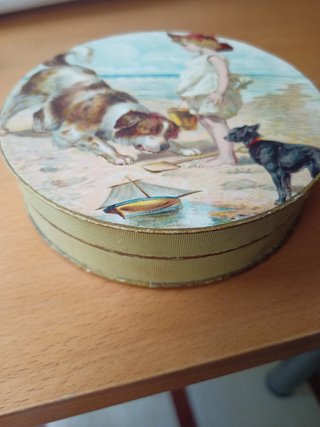 Caja antigua mazapán