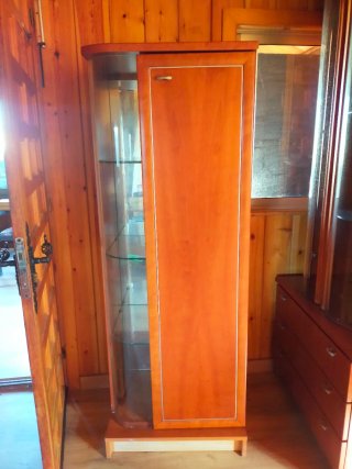 2 Vitrinas de salón de madera y cristal