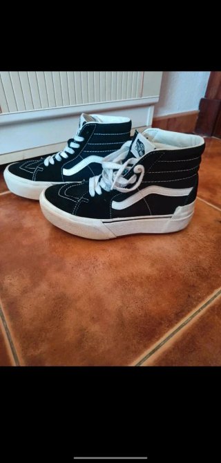 Zapatillas Vans SK8-Hi Negras y Blancas