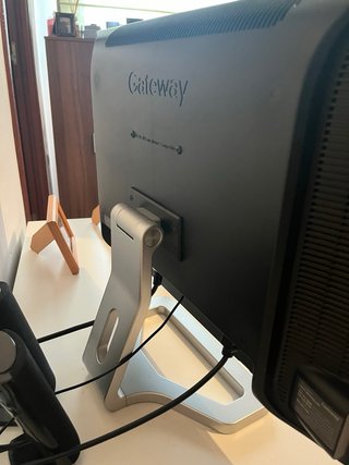 Monitor Gateway HD2200 22” + TDT HD y altavoz