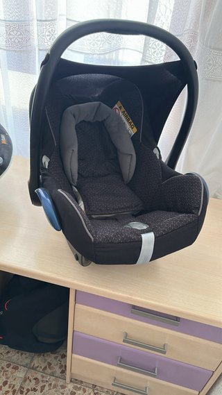 Maxi-Cosi Silla de Coche Negro, los  dos por 50€