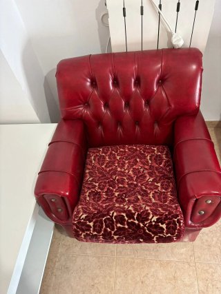 Sofá Vintage Piel y Terciopelo Rojo