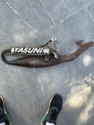 Yasuni R - Escape para moto