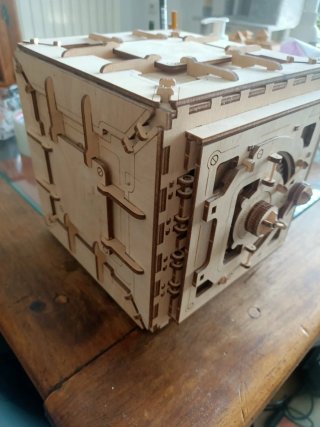 Hucha Caja Fuerte Madera UGEARS