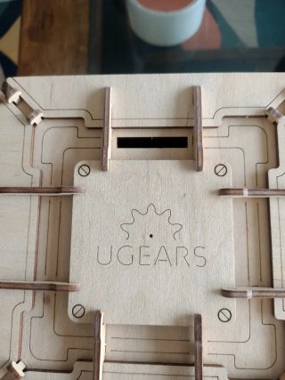 Hucha Caja Fuerte Madera UGEARS