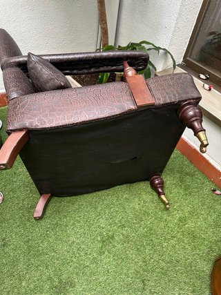 Butaca de piel estilo cocodrilo