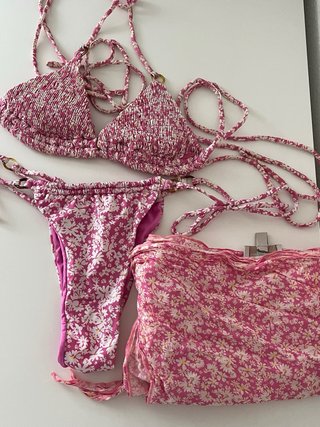 Conjunto Bikini + Pareo Pull&Bear Talla S