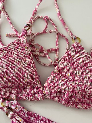 Conjunto Bikini + Pareo Pull&Bear Talla S