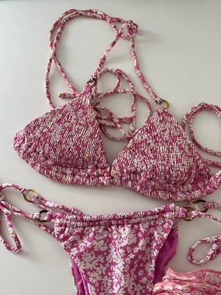 Conjunto Bikini + Pareo Pull&Bear Talla S