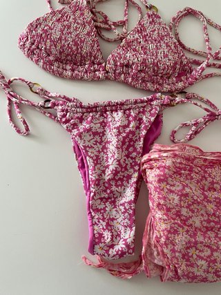 Conjunto Bikini + Pareo Pull&Bear Talla S