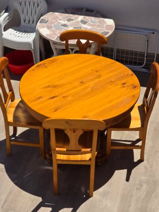 Mesa comedor extensible con 4 sillas