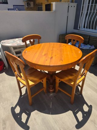 Mesa comedor extensible con 4 sillas