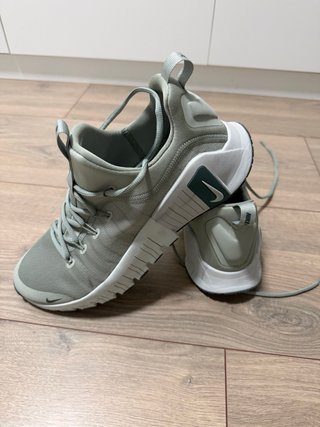Nike Metcon Verde y Blanco