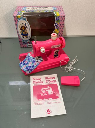 Máquina de Costura Diana Vintage Rosa