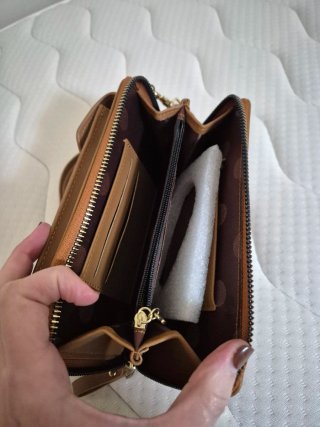 Bolso monedero camel