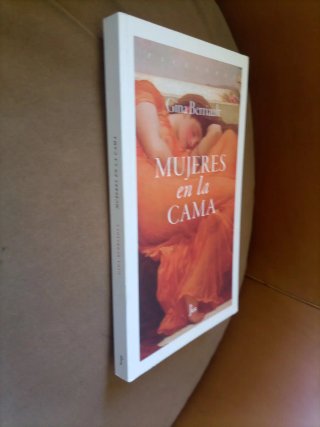 MUJERES EN LA CAMA