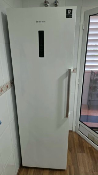 Congelador Vertical Samsung RZ32M7535WW