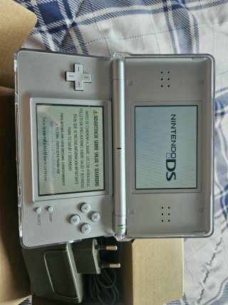 Nintendo DS Lite Plata sin usar