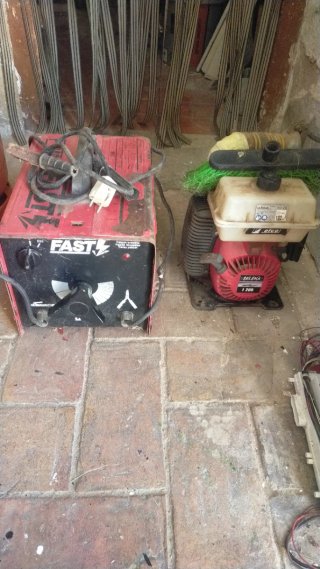 Soldador de electrodo y bomba de agua gasolina