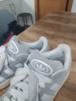 Deportivas Adidas grises y blancas