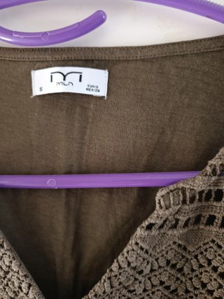 Camiseta Kiabi verde oliva talla S