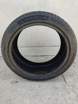 Neumático Michelin 245/40 ZR 18