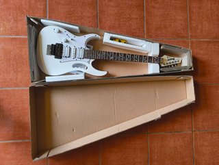 Guitarra eléctrica zurda Ibanez JEMJR Steve Vai
