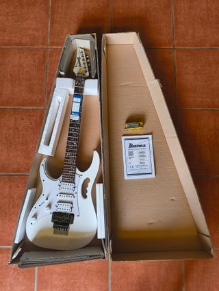 Guitarra eléctrica zurda Ibanez JEMJR Steve Vai