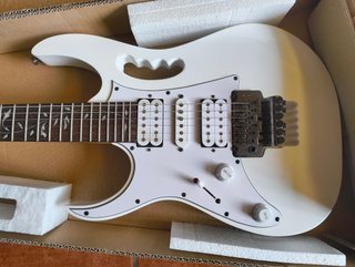Guitarra eléctrica zurda Ibanez JEMJR Steve Vai
