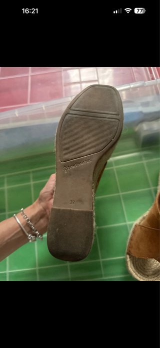 Cuñas Stradivarius Marrones