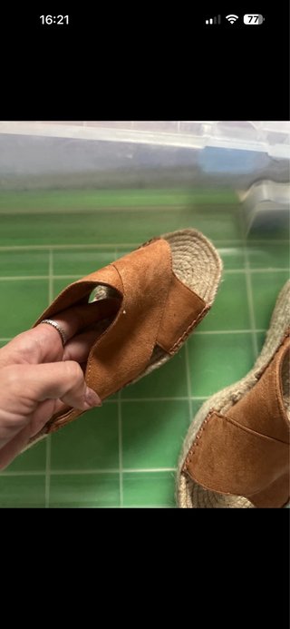 Cuñas Stradivarius Marrones