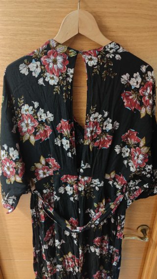 Mono negro floral Zara