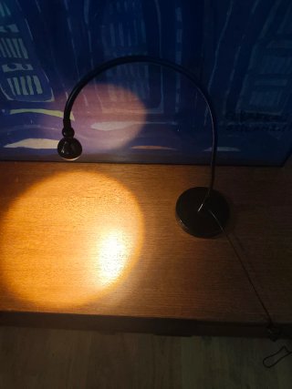 Lámpara LED flexible negra de escritorio