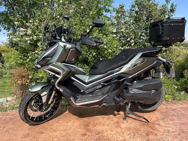 Zontes 368G 2025 | 8.000 km | Baúl