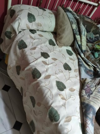 Dormitorio de matrimonio de forja blanca y bronce