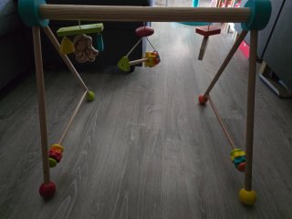 Gimnasio bebé madera Montessori