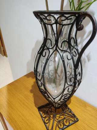 Jarrón Cristal y Forja Negro