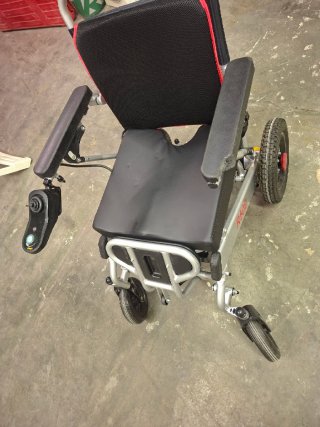 Silla de ruedas eléctrica plegable R500 Ayudas Din